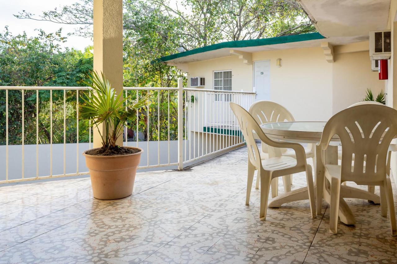 Bonitto Inn Manuel Bagian luar foto